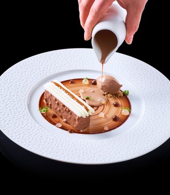 Ресторан изысканной кухни в центре Праги с живой музыкой - Изысканная кухня в Праге