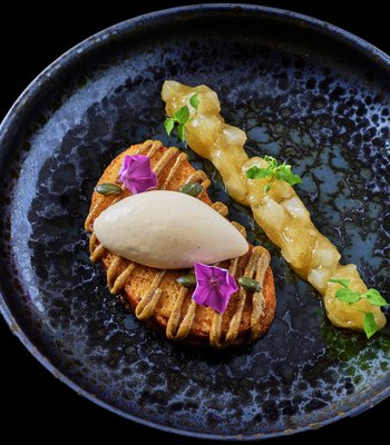 Айва Айва / Бриошь / Тыква / Яичный коньяк - Изысканная кухня в Праге