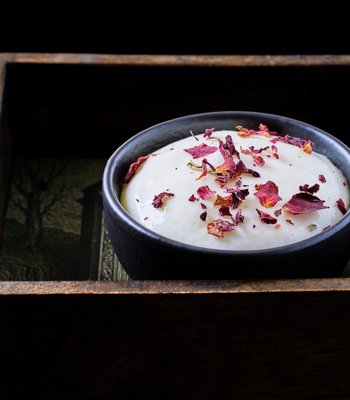 Dantes´ Inferno menu - I. “LIMBO” Almond milk / Prawn / Rose / Raspberry / Lilac